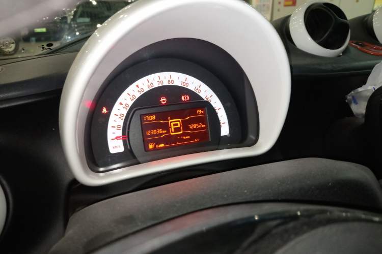 Used smart forfour 2016 1.0L 52 kW Dynamic Edition