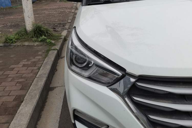 Used Hyundai ix25 2017 1.6L Automatic Smart Version Right Front Headlight