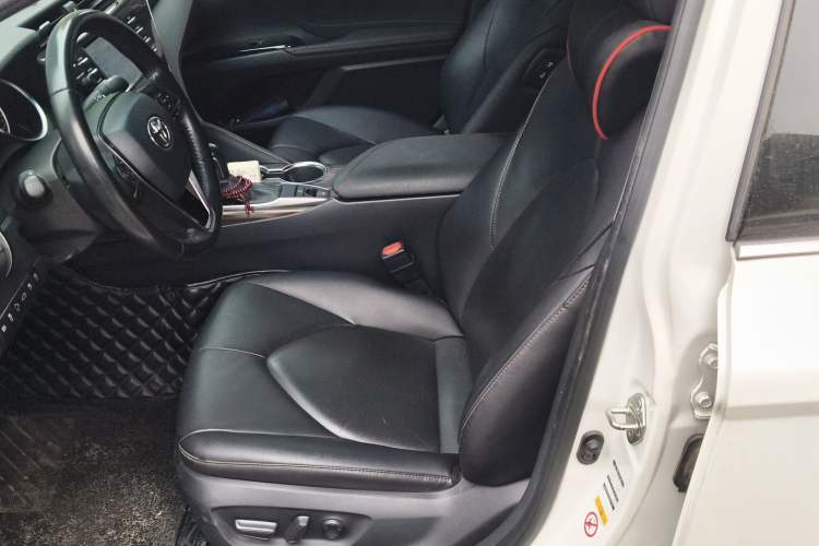 Used Toyota Camry 2018 2.0G Luxury Edition
