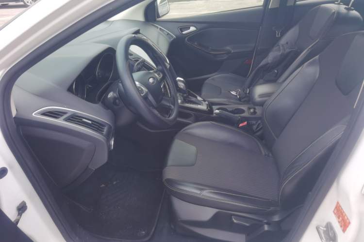 Used Ford Focus 2012 Hatchback 1.6L Automatic Fashion Edition
