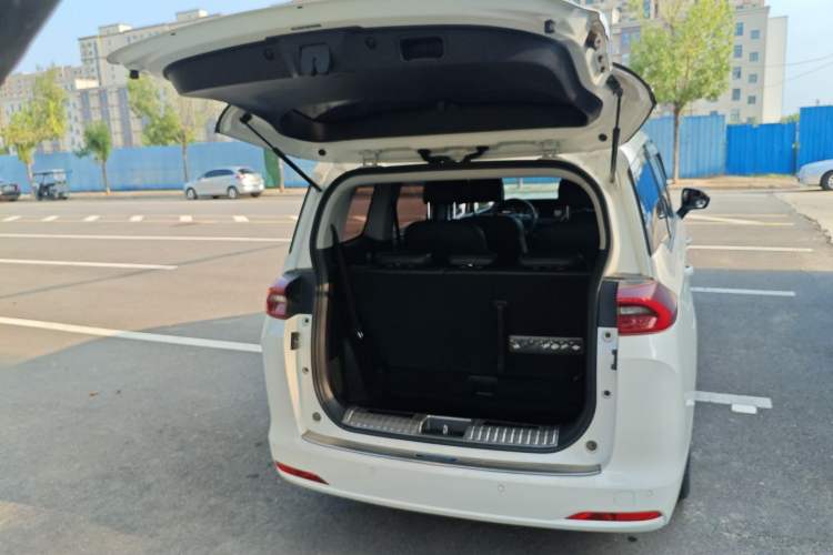 Used GAC Trumpchi M6 2021 270T DCT Luxury Edition (7-seater)