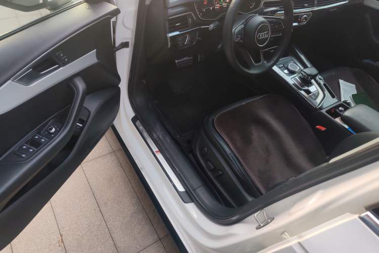 Used Audi A4L 2018 30th Anniversary Edition 40 TFSI Fashion Model