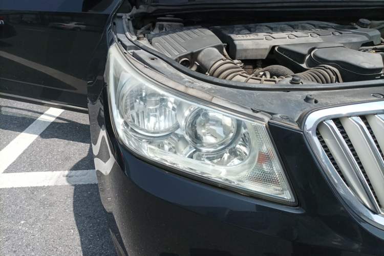 Used Buick LaCrosse 2011 2.4L SIDI Elegant Edition Right Front Headlight