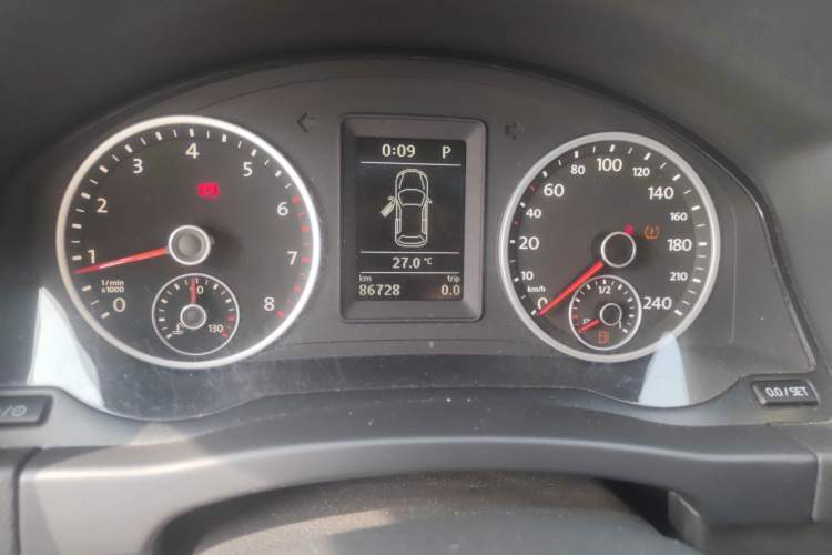 Used Volkswagen Tiguan 2013 1.8TSI Automatic Two-Wheel Drive Trend Edition Odometer Close Up