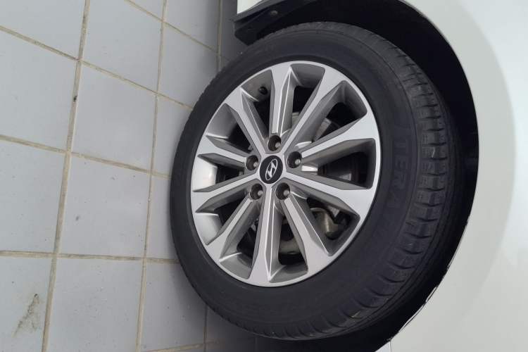 Used Hyundai Sonata 2015 1.6T GLS Smart Model Left Front Wheel Hub