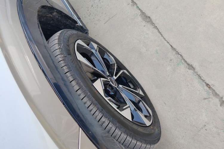 Used Roewe RX5 New Energy 2023 eRX5 Super Hybrid Prestige Edition Left Front Wheel Hub