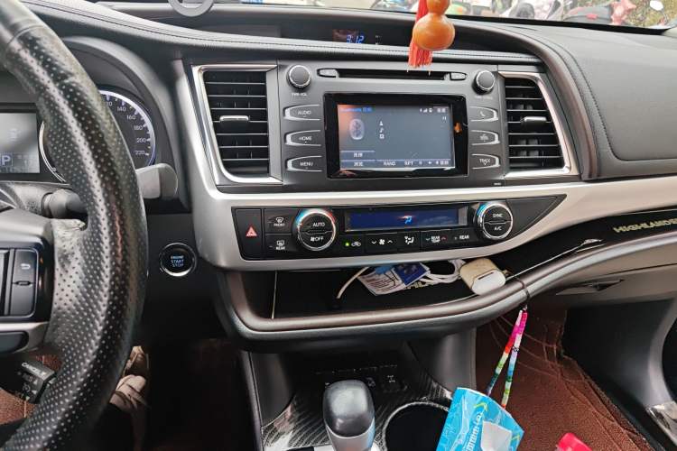 Used Toyota Highlander 2017 2.0T Four-Wheel Drive Black Edition Limited Model
