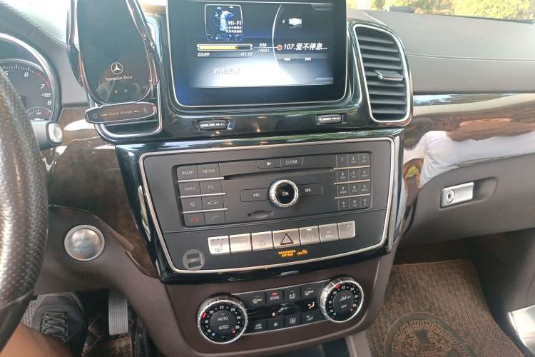 Used Mercedes-Benz GLS 2018 Refreshed GLS 400 4MATIC Dynamic Edition Audio And AC Panel