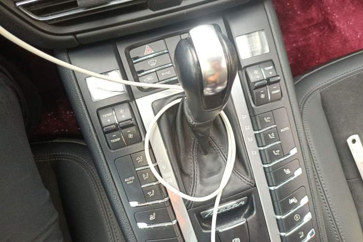 Used Porsche Macan 2018 Macan 2.0T Gear Lever