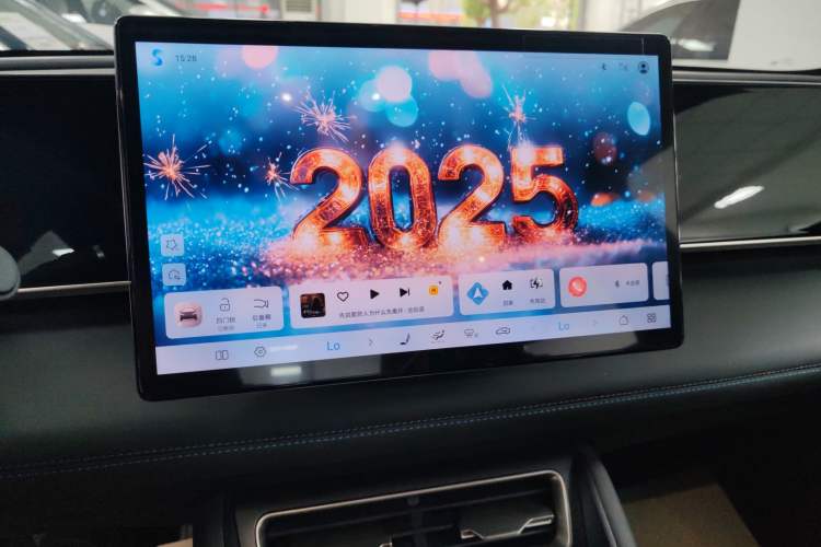 Used BYD Qin L 2025 DM-i Smart Drive 120KM Superior Model Audio And AC Panel