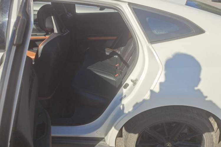 Used Changan UNI-V iDD 2023 ZhiDian iDD 1.5T 113km Smart & Fun Version