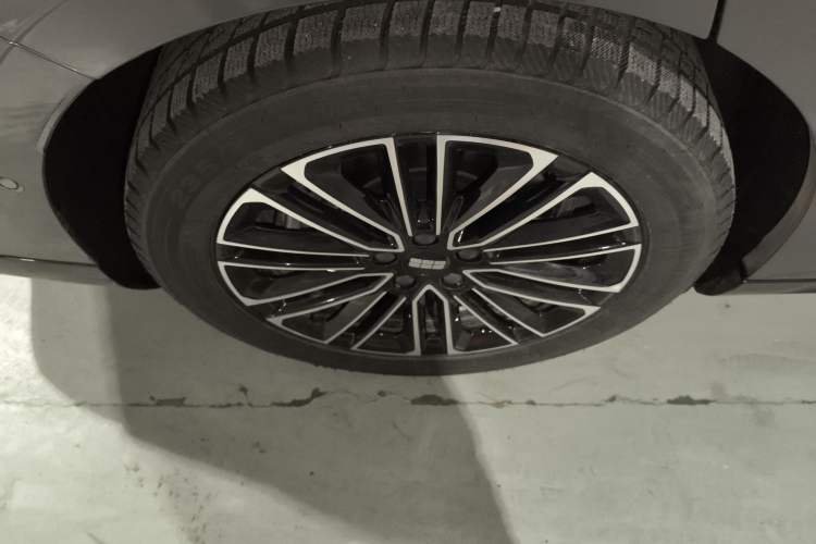 Used Geely Galaxy Galaxy 8 2025 130km EM-i Prestige Edition