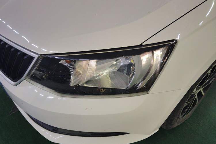 Used Skoda Fabia 2015 1.4L Manual Front-Wheel Drive Model
