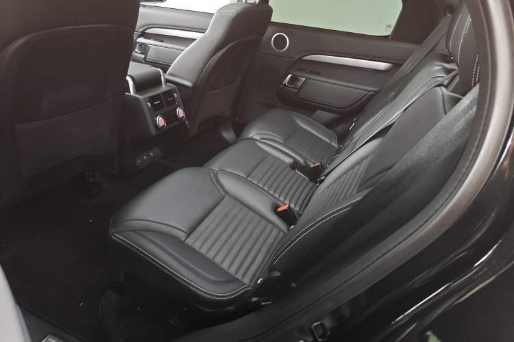 Used Land Rover Discovery 2023 360 PS R-Dynamic S