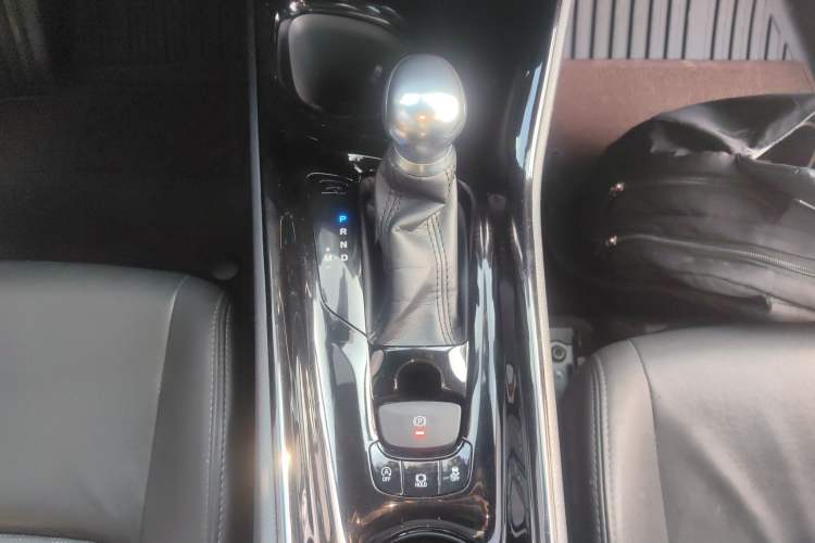 Used Toyota IZOA 2018 2.0L Yichi Edition China V Standard