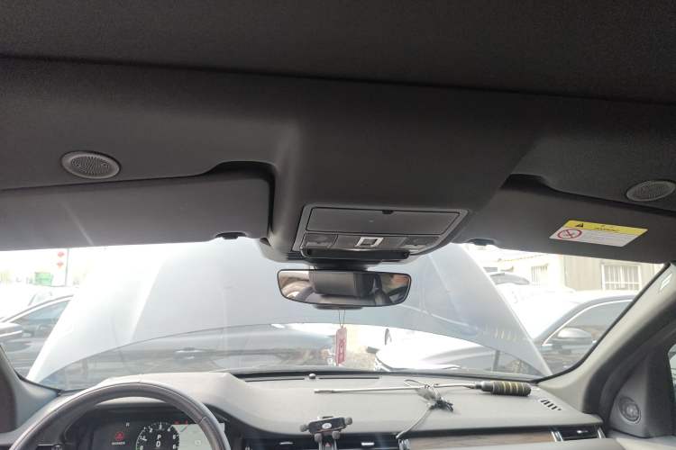 Used Land Rover Discovery Sport New Energy 2022 Facelifted P300e Plug-in Hybrid Electric Version Headliner