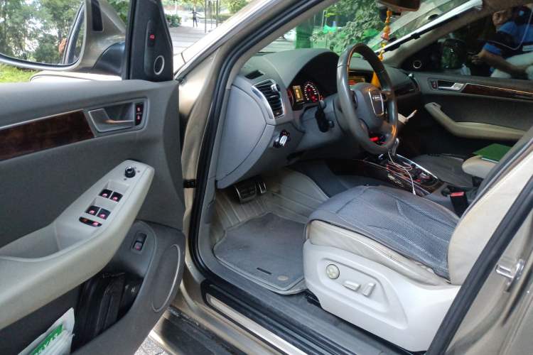 Used Audi Q5 2011 2.0TFSI Comfort Version
