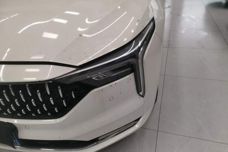 Used Bestune B70 2023 Third Generation 1.5T Automatic Enjoyment Version Left Front Headlight