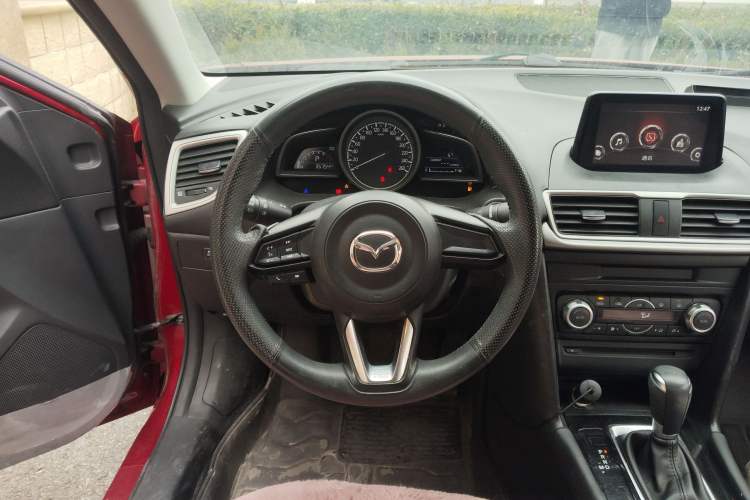 Used Mazda Mazda 3 Axela 2017 Sedan 1.5L Automatic Luxury Model Emission Standard China V
