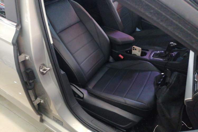 Used Volkswagen Lavida 2021 1.5L Automatic Comfort Edition Right Front Seat