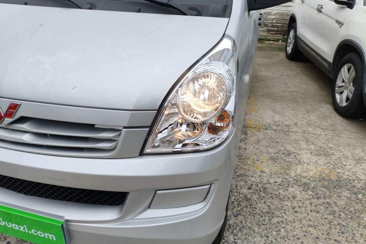 Used Wuling Rongguang S 2023 1.5L Base Version 5/7 Seats
