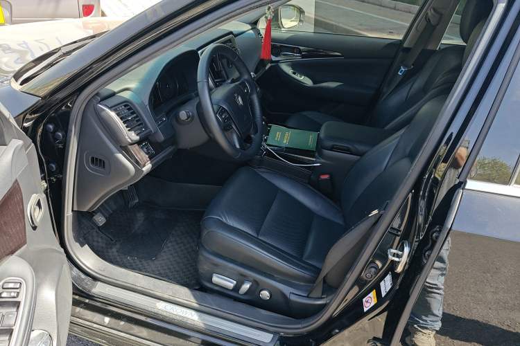 Used Toyota Crown 2015 2.0T Fashion Edition Left Front Seat