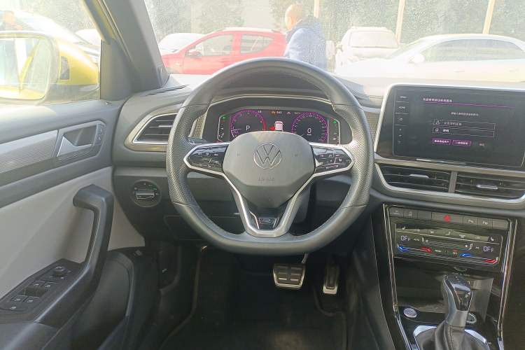 Used Volkswagen T-ROC 2023 300TSI DSG Two-Wheel Drive Starlight Edition