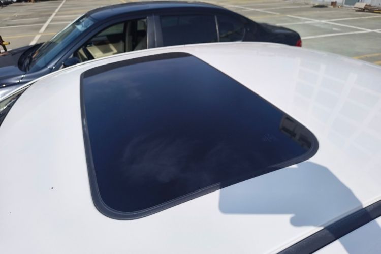 Used Mazda Mazda 3 Axela 2014 Sedan 1.5L Automatic Luxury Model