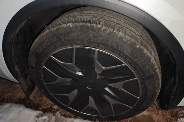 Used Tesla Model Y L 2025 Model Long-Range All-Wheel-Drive Version