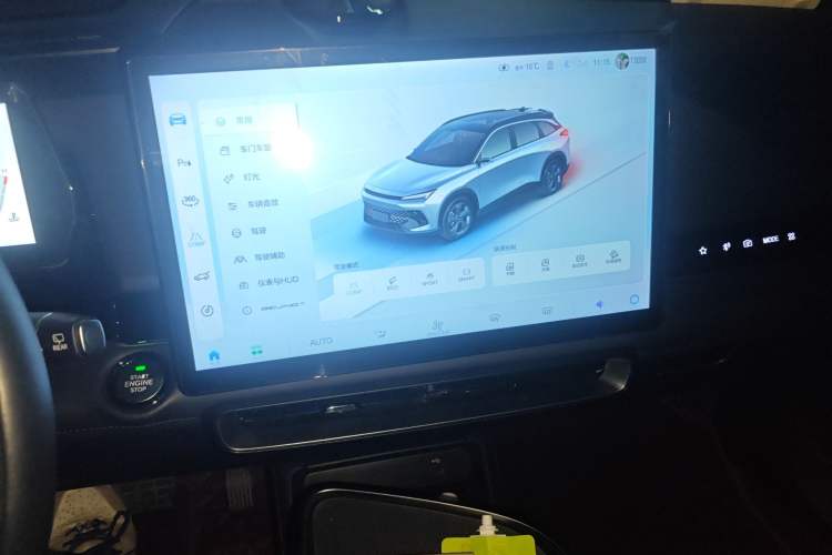 Used BAIC Rubik 2022 1.5T DCT Diamond Edition Audio And AC Panel