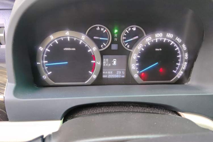 Used Toyota Alphard 2011 2.4L Luxury Edition Odometer Close Up