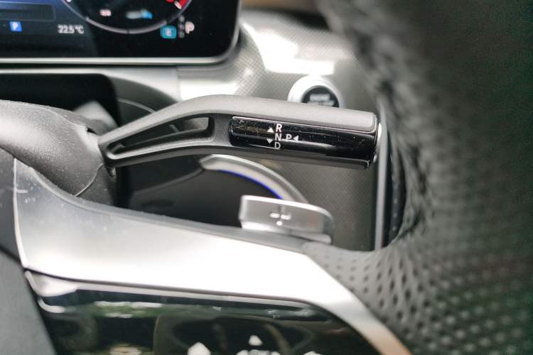 Used Mercedes-Benz C-Class 2024 Second Facelift C 260 L Starry Night Sport Edition Gear Lever