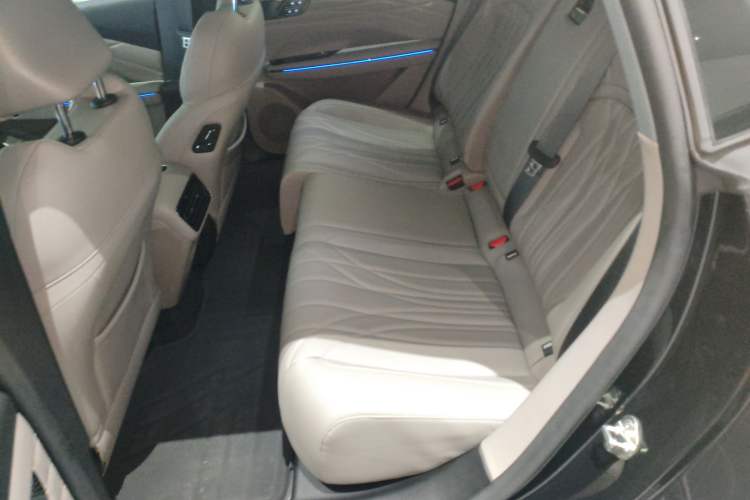 Used Geely Galaxy 8 2025 130km EM-i Deluxe Edition
