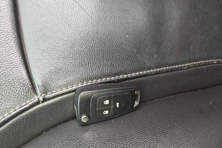 Used Buick GT 2015 15N Automatic Deluxe Edition Interior 1