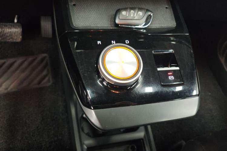 Used MG 4 EV 2023 425km Executive Version Gear Lever