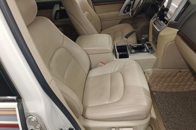 Used Toyota Land Cruiser 2017 4.0 GX-R Aluminum Wheels No Sunroof High-End Version—Middle East Market