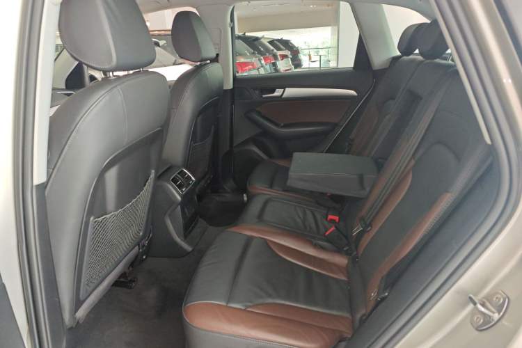 Used Audi Q5 2017 Plus 40 TFSI Technology Model
