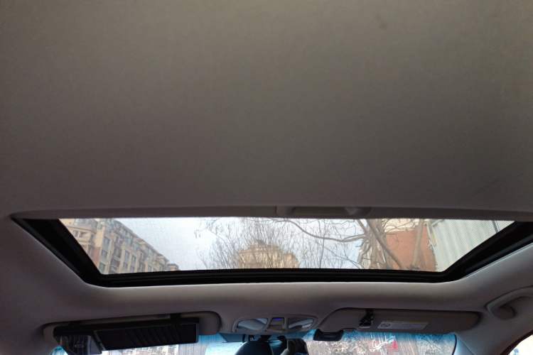 Used Hyundai Sonata 2011 2.0L Automatic Luxury Edition Headliner