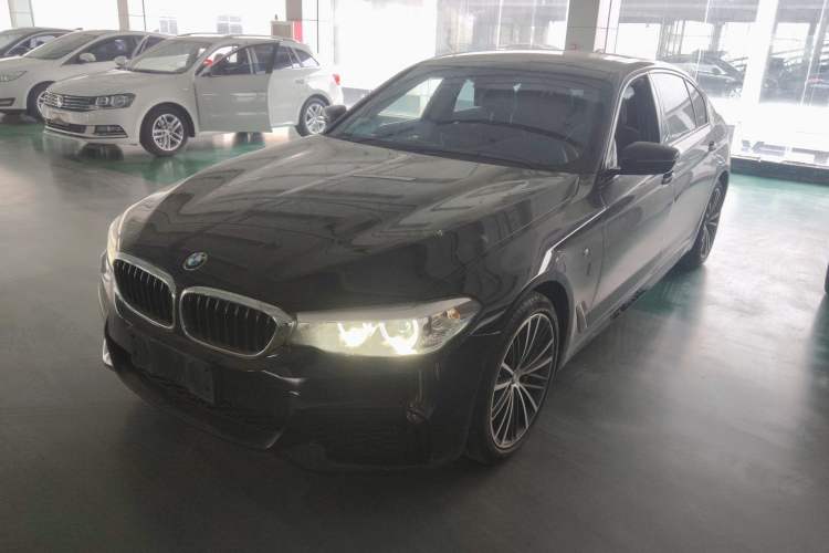 Used BMW 5 Series 2019 Facelifted 530Li Leading Edition M Sport Package