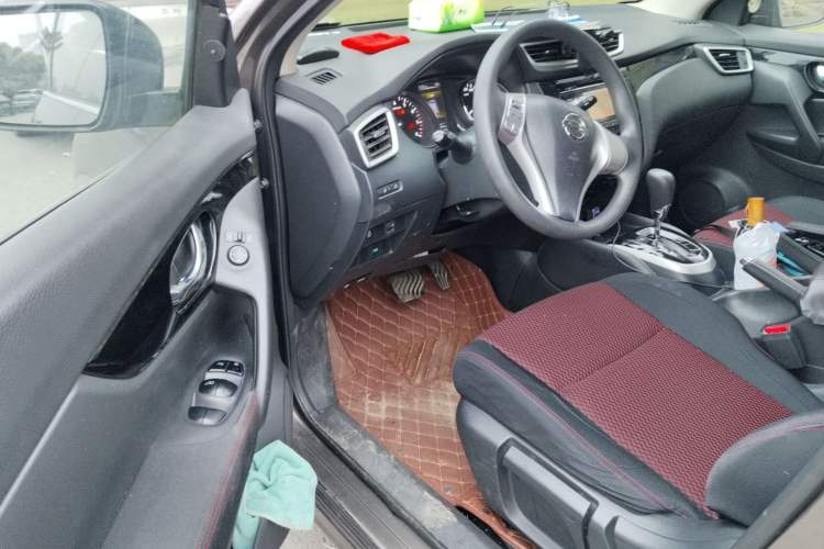 Used Nissan Qashqai 2016 2.0L CVT Elite Edition Driver Seat