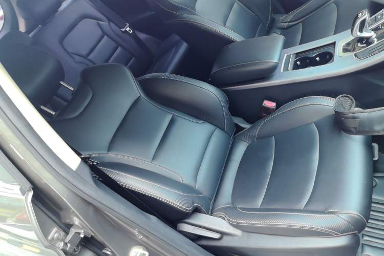 Used Geely Auto Emgrand X7 Sport 2021 Million Edition 1.8TD DCT Two-Wheel Drive Comfort Model