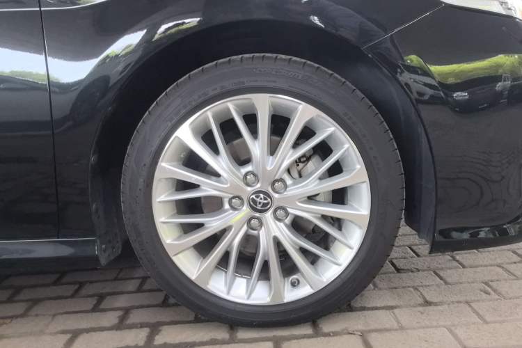 Used Toyota Camry 2018 2.5G Luxury Edition Right Front Wheel Hub