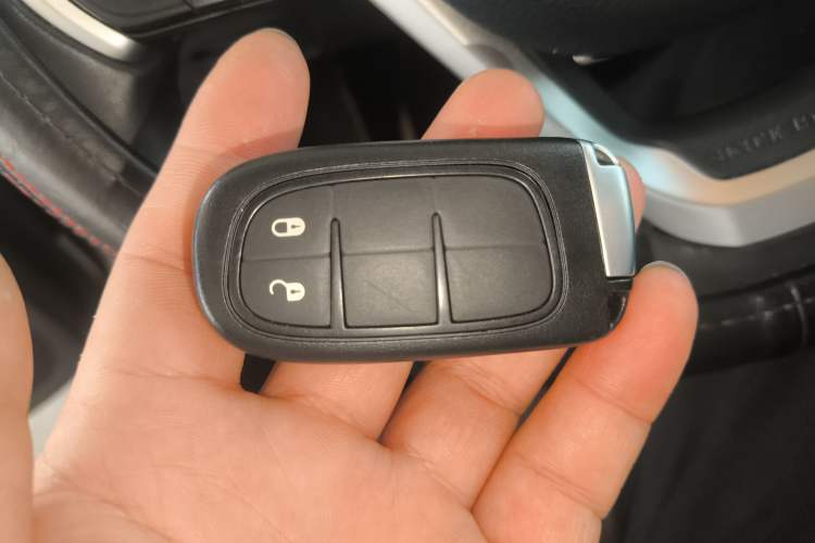 Used Jeep Cherokee 2016 2.4L Leading Edition
