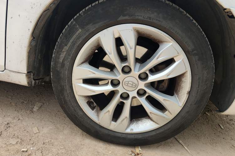 Used Geely Auto Emgrand 2014 Sedan 1.3T CVT Prestige Model
