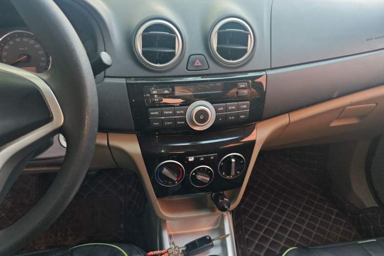 Used Changan Alsvin V3 2015 1.4L Manual Warm-Hearted Model China V Standard
