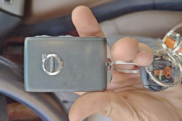 Used Volvo XC90 2020 T5 SmartDrive Luxury 7-Seater Vehicle Key