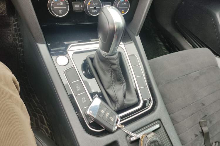 Used Volkswagen Magotan 2017 330TSI DSG Luxury Model Gear Lever