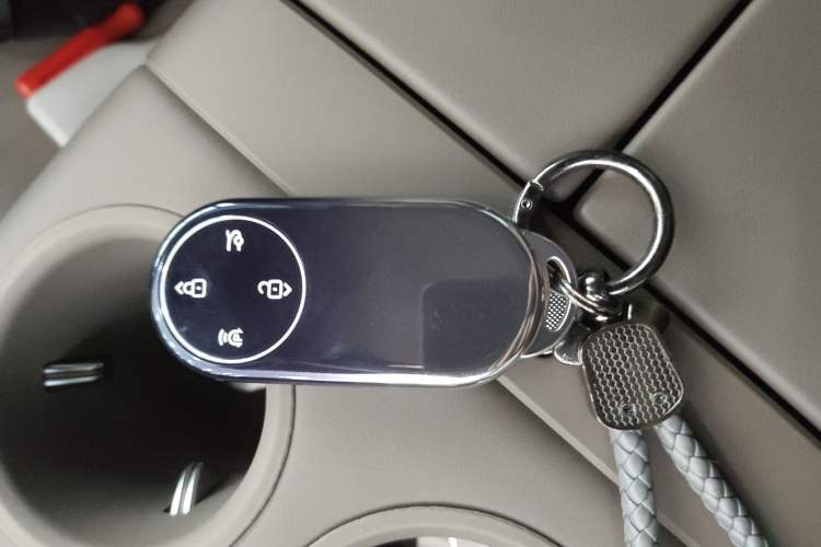 Used Hima AITO M8 2025 Model Pure Electric Max+ Six-Seat Four-Wheel-Drive Version