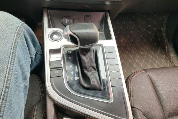 Used FORTHING Joyear X5 2017 Jingxiang Series 1.5T CVT Luxury Model Gear Lever