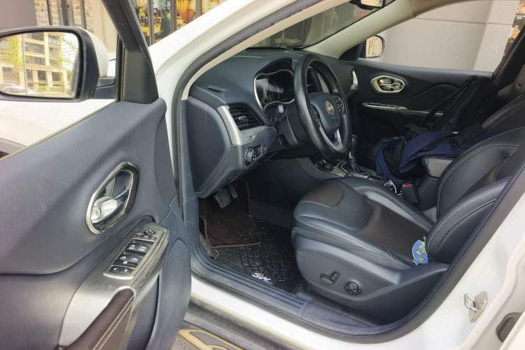 Used Jeep Cherokee 2016 2.4L All-in-One Edition
